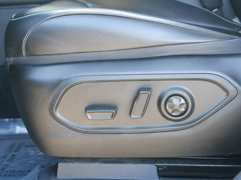 Used 2023 Jeep Grand Cherokee Limited image 13