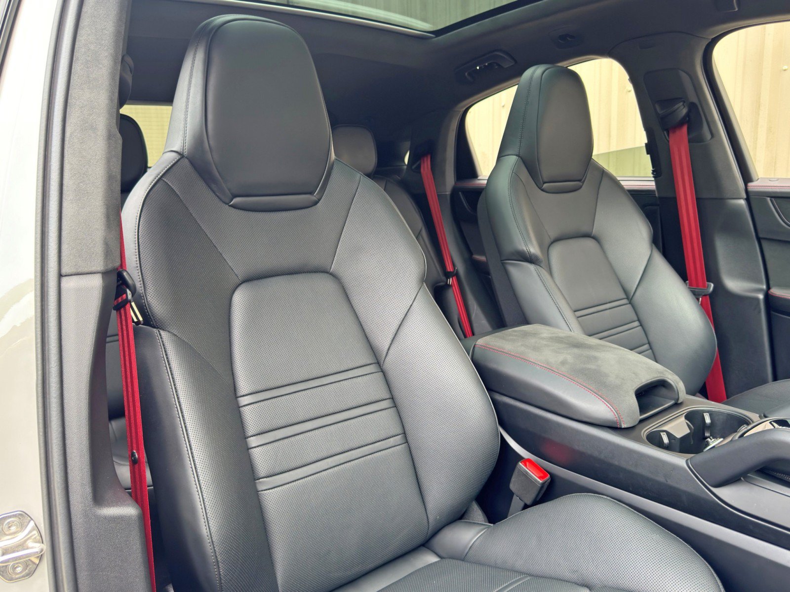 Used 2026 Porsche Cayenne GTS AWD/4WD image 41