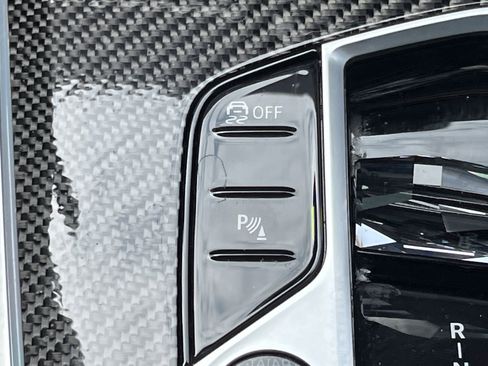 Used 2025 BMW X7 M60i w/ Executive Package image 9