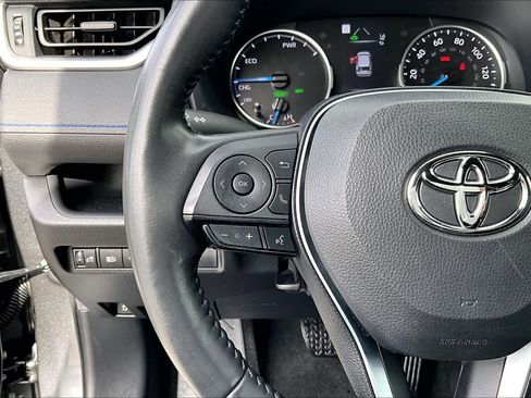 Used 2022 Toyota RAV4 SE w/ SE Grade Weather Package image 22