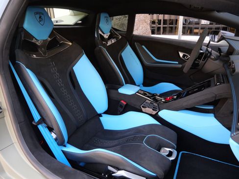 Used 2023 Lamborghini Huracan Tecnica RWD image 8