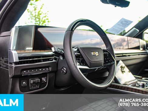 Used 2026 Cadillac Escalade Platinum Sport w/ LPO, Floor Liner Package AWD/4WD image 24