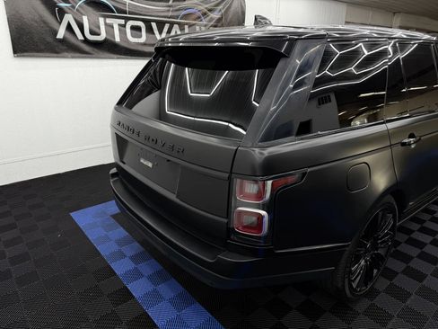 Used 2018 Land Rover Range Rover HSE image 3