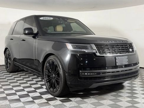 Used 2025 Land Rover Range Rover SE AWD/4WD image 10