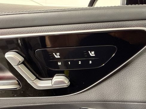 Used 2023 Mercedes-Benz GLC 300 w/ Exclusive Trim Package image 27