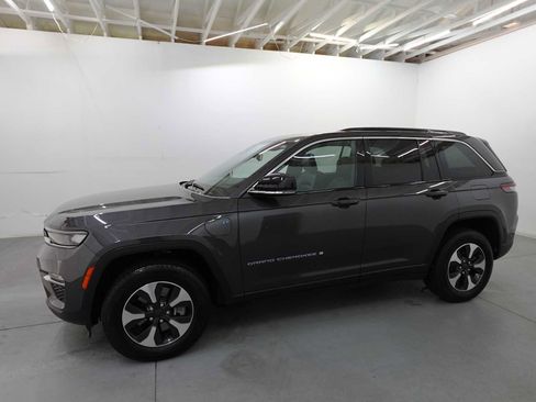 Used 2024 Jeep Grand Cherokee Limited 4xe w/ Trailer Tow Package AWD/4WD image 8