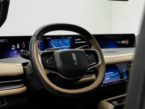 Used 2025 Lincoln Navigator L Black Label AWD/4WD image 16