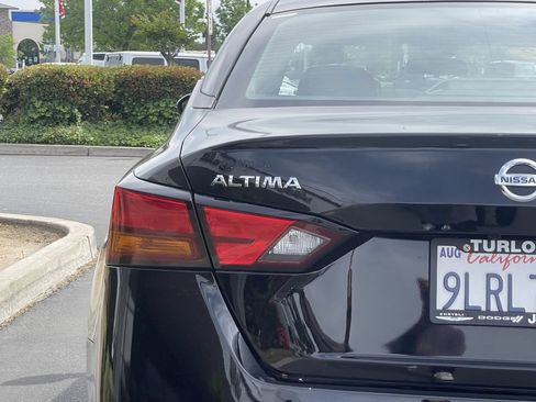 Used 2022 Nissan Altima 2.5 S FWD image 7
