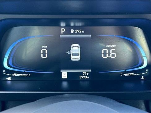 Certified 2025 Hyundai Elantra Sport image 24