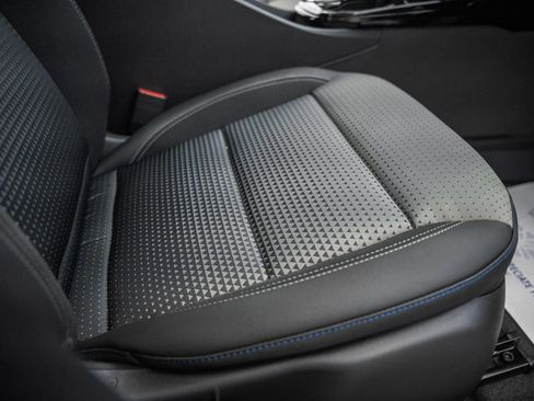 New 2026 Chevrolet Trax LT w/ Sunroof Package FWD image 33