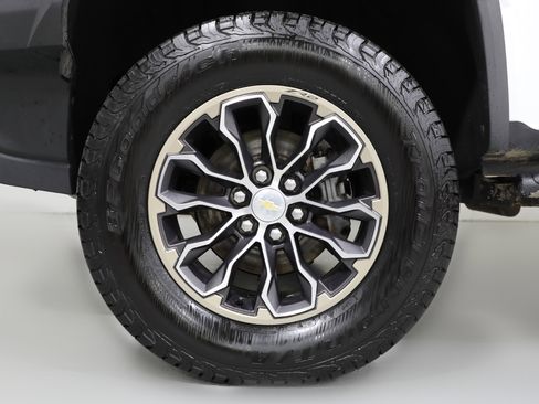 Used 2018 Chevrolet Colorado ZR2 image 25