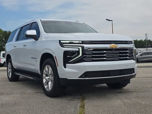 Used 2026 Chevrolet Suburban Premier AWD/4WD image 7