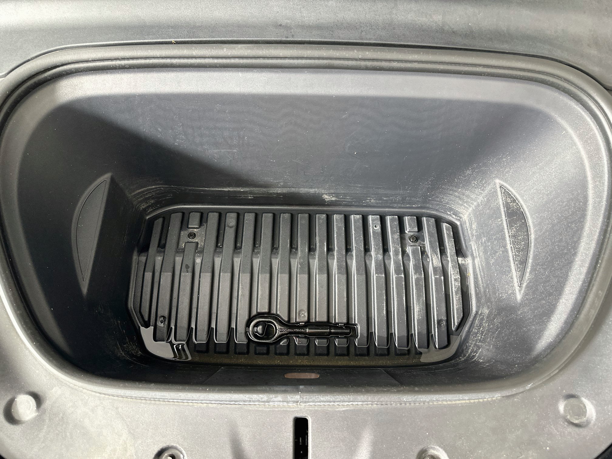 Used 2022 Tesla Model Y Long Range AWD/4WD image 32