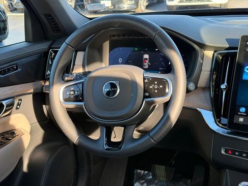 Certified 2025 Volvo XC90 B6 Plus image 13