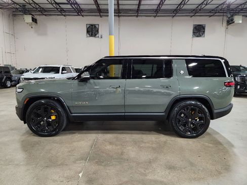 Used 2023 Rivian R1S Launch Edition image 5