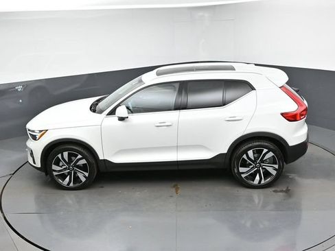 Used 2024 Volvo XC40 B5 Ultimate w/ Climate Package AWD/4WD image 47