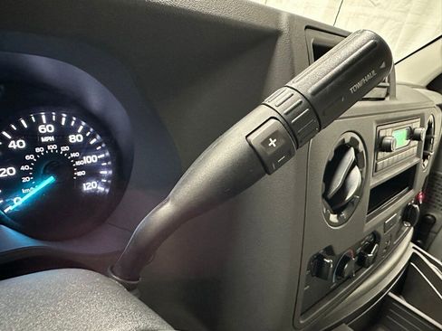 Used 2024 Ford E-350 and Econoline 350 Super Duty image 23