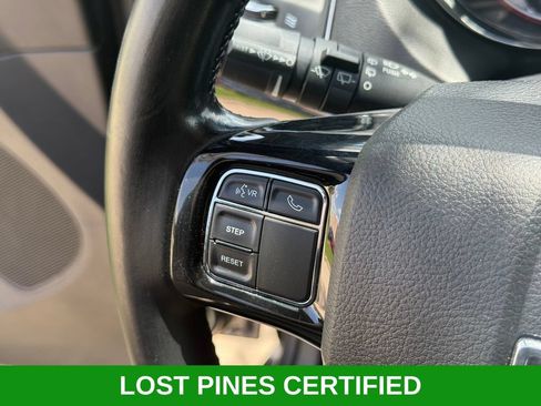 Used 2020 Dodge Grand Caravan SE FWD image 13