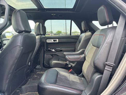 Used 2022 Ford Explorer ST-Line w/ Class IV Trailer Tow Package AWD/4WD image 10
