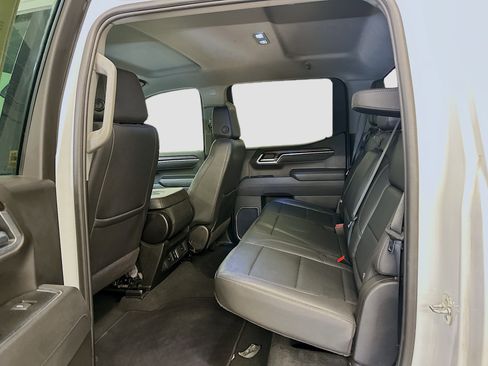 Used 2025 GMC Sierra 1500 SLT AWD/4WD image 29