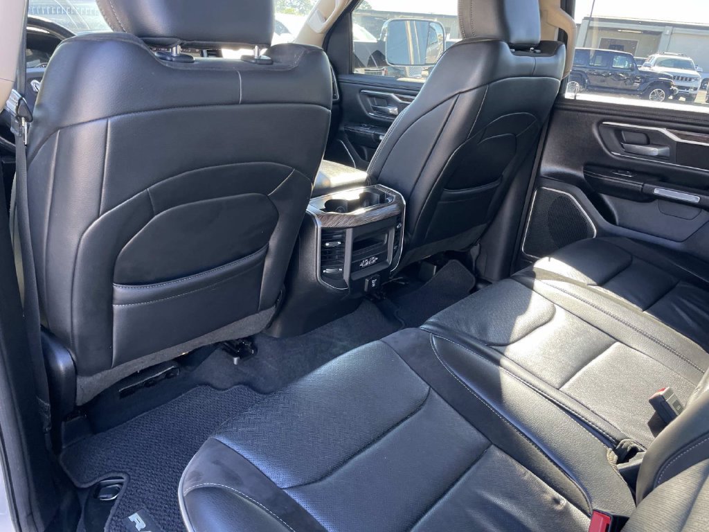 Used 2019 RAM 1500 Laramie AWD/4WD image 13