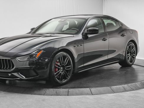 New 2024 Maserati Ghibli Modena image 3