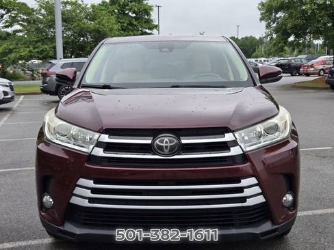 Used 2017 Toyota Highlander Plus FWD image 8