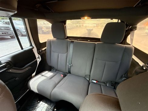 Used 2016 Jeep Wrangler Unlimited Sport w/ Connectivity Group image 19