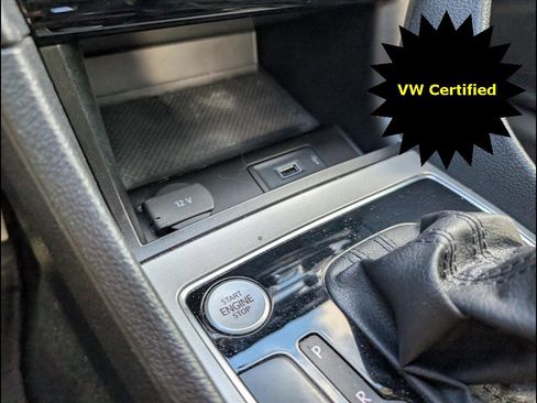 Certified 2022 Volkswagen Passat 2.0T image 18