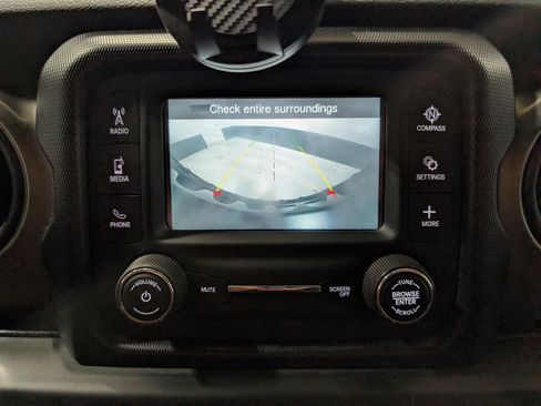 Used 2019 Jeep Wrangler Sport image 24