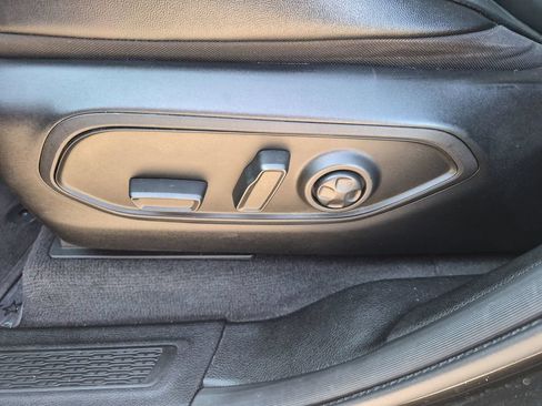 Used 2021 Jeep Grand Cherokee L Limited RWD image 12
