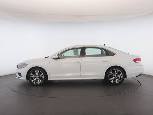 Used 2022 Volkswagen Passat 2.0T SE FWD image 20