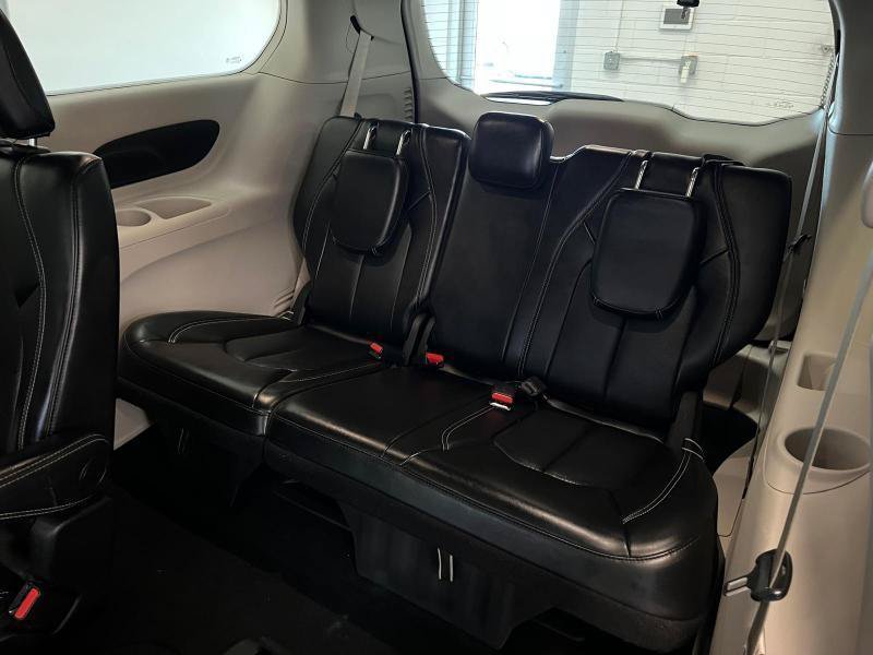 Used 2024 Chrysler Pacifica Touring-L FWD image 20