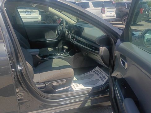 Used 2025 Kia K4 FWD image 12
