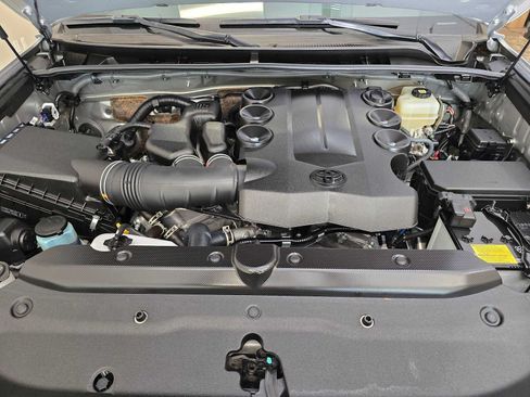 Used 2022 Toyota 4Runner Limited AWD/4WD image 9