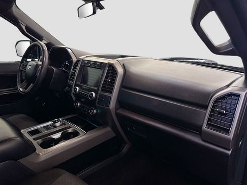 Used 2020 Ford Expedition XLT image 30