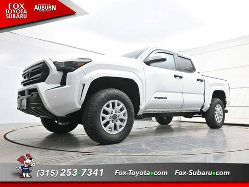 Used 2025 Toyota Tacoma SR5 image 22