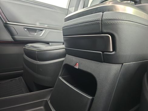 Used 2025 Rivian R1S Adventure AWD/4WD image 31