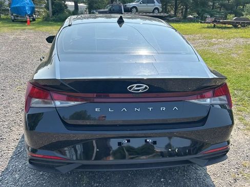 Used 2022 Hyundai Elantra SEL w/ Convenience Package FWD image 6