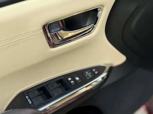 Used 2015 Toyota Avalon XLE FWD image 21