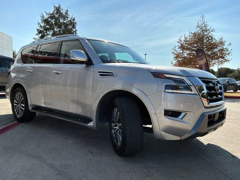 Used 2024 Nissan Armada SL RWD image 4