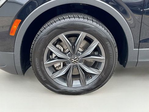 Used 2022 Volkswagen Tiguan SE image 43