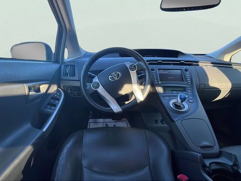 Used 2010 Toyota Prius Five FWD image 11