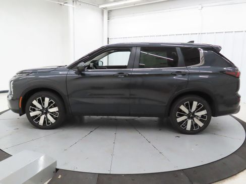 New 2026 Mitsubishi Outlander SE FWD image 6