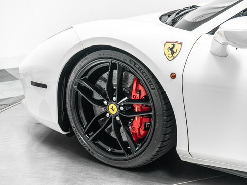Used 2018 Ferrari 488 Spider RWD image 35