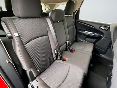 Used 2017 Dodge Journey SE w/ Flexible Seating Group FWD image 19