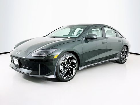 Used 2024 Hyundai Ioniq 6 SEL image 3