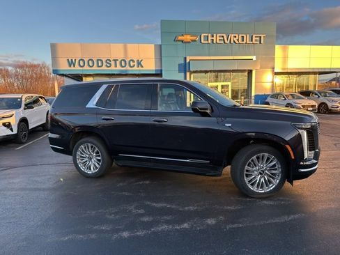 Used 2025 Cadillac Escalade Premium Luxury image 2