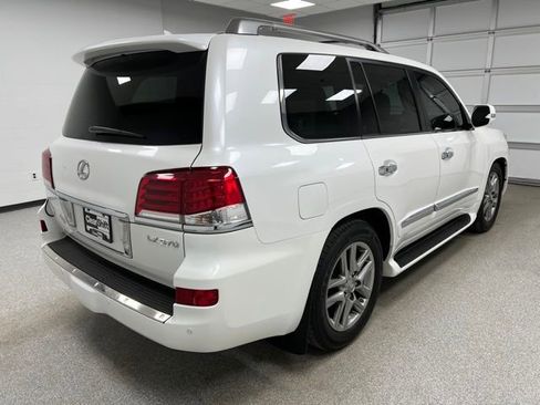 Used 2015 Lexus LX 570 4WD w/ Luxury Package image 10