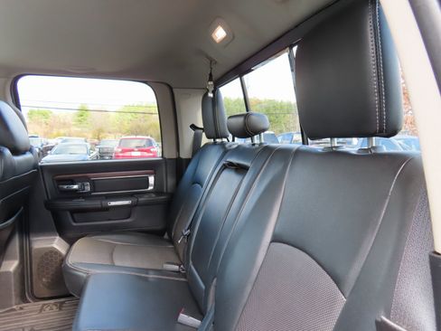 Used 2014 RAM 1500 Laramie w/ Convenience Group image 32